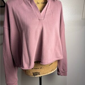 Vuori Women's V-Neck Cropped Sweater in Dusty Rose